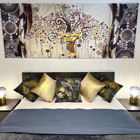 Fellini Suites Lungomare Near The Sea คาตาเนีย ภายนอก รูปภาพ
