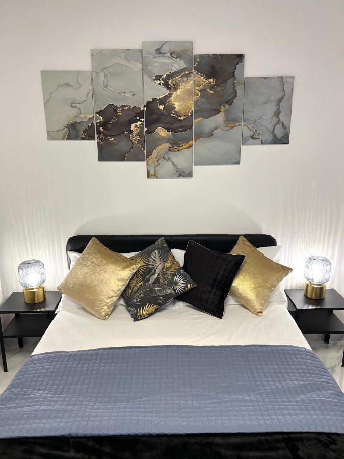Fellini Suites Lungomare Near The Sea คาตาเนีย ภายนอก รูปภาพ